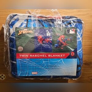 TWIN SIZE MARVEL SPIDER-MAN BLANKET